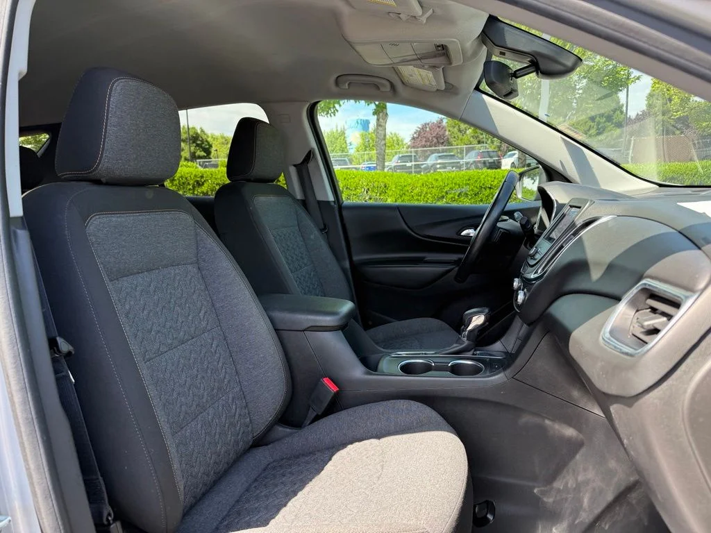 Used 2022 Silver Ice Metallic Chevrolet LT image 22