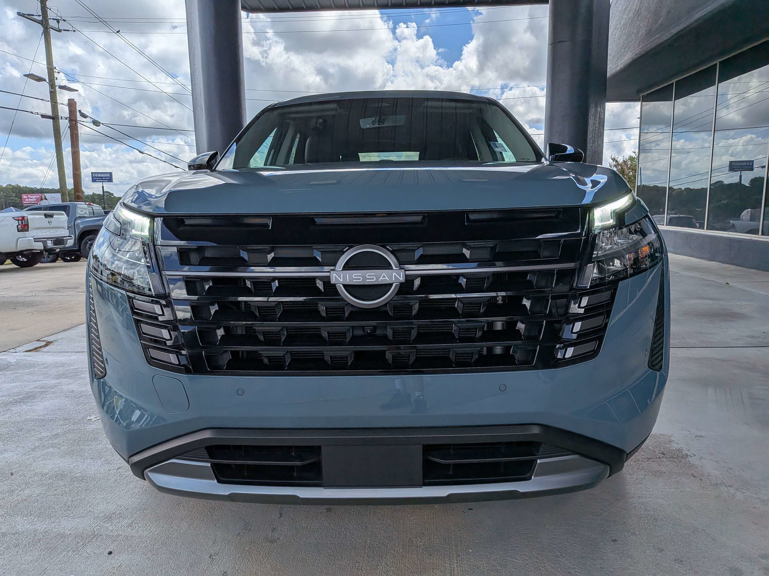 Used 2026 Green Nissan SL image 7