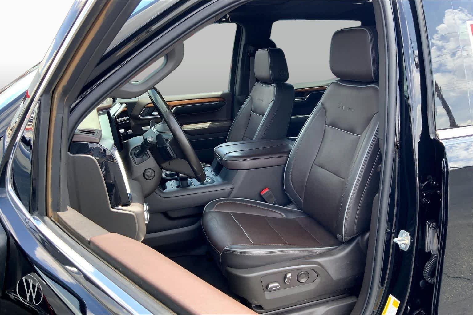 Used 2023 Onyx Black GMC Denali image 8