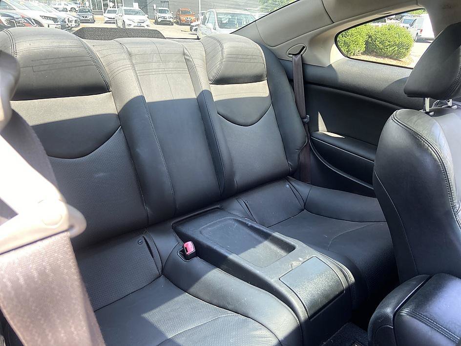 Used 2014 Venetian Ruby INFINITI Base image 18