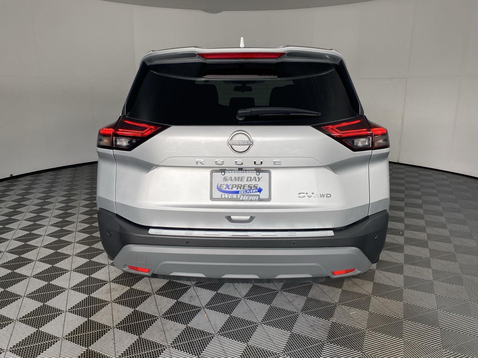 Used 2023 Brilliant Silver Metallic Nissan SV image 6