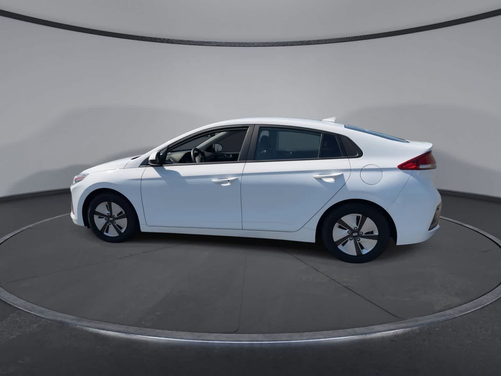 Used 2021 Ceramic White Hyundai Blue image 5