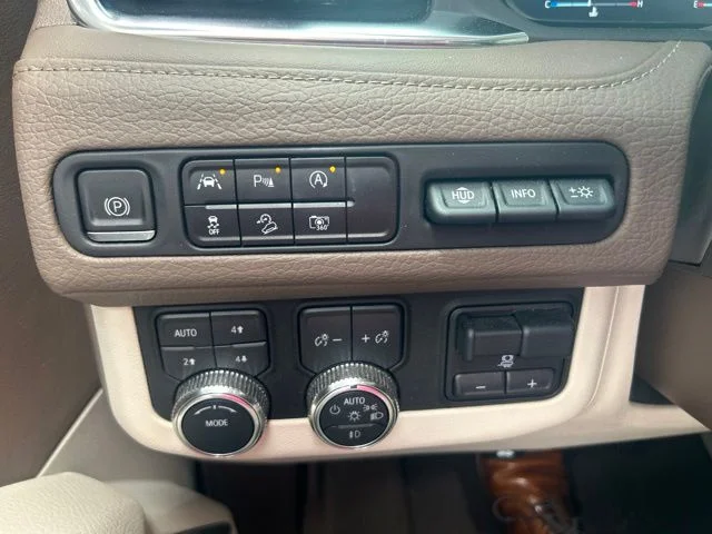 Used 2023 Silver GMC Denali image 15