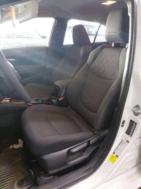 Used 2020 White Toyota LE image 6