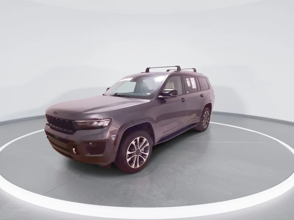 Used 2022 Gray Jeep Overland image 5