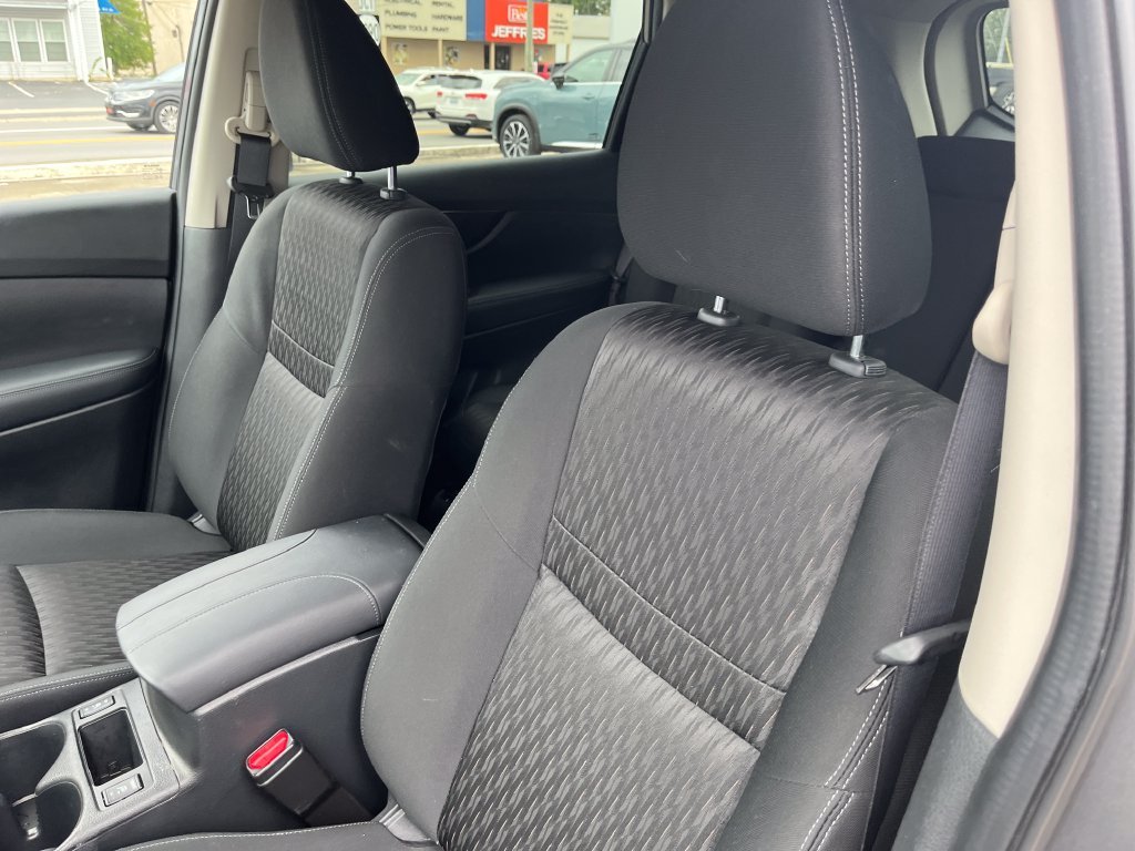 Used 2019 Gray Nissan SV image 12