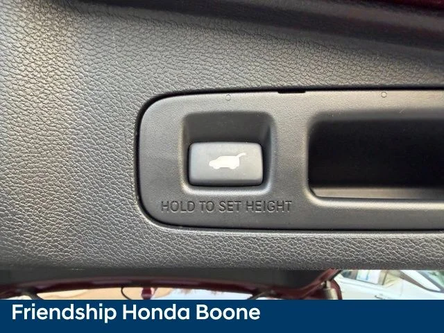 Used 2018 Red Honda Touring image 43