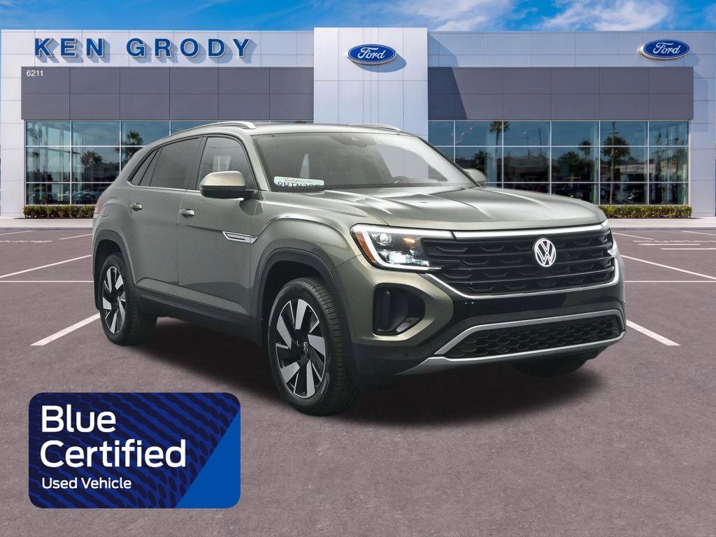 Used 2026 Green Volkswagen SE w/Technology image 1