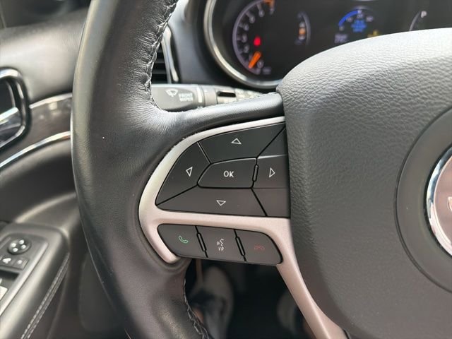Used 2020 Red Jeep Overland image 12