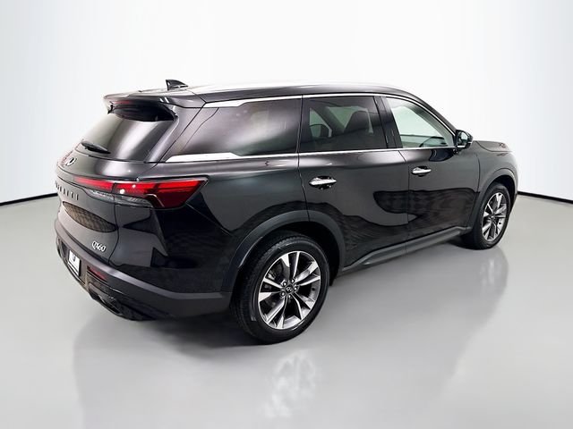 Used 2023 Mineral INFINITI LUXE image 7