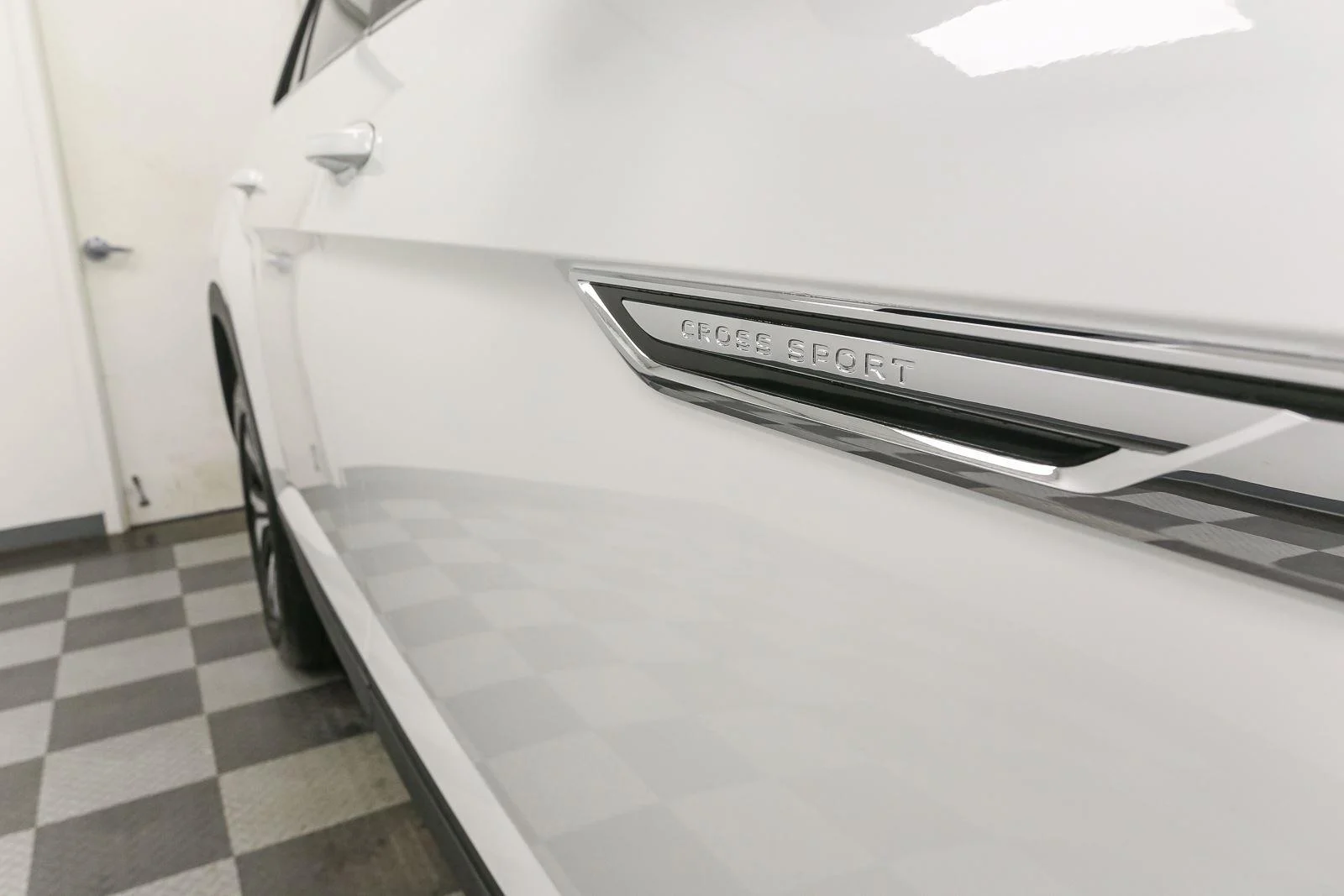 New 2026 Opal White Pearl Volkswagen 2.0T SE image 8