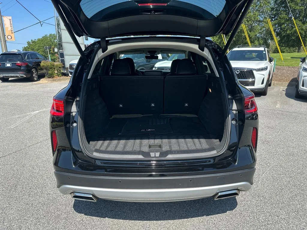 Used 2023 Black INFINITI LUXE image 15