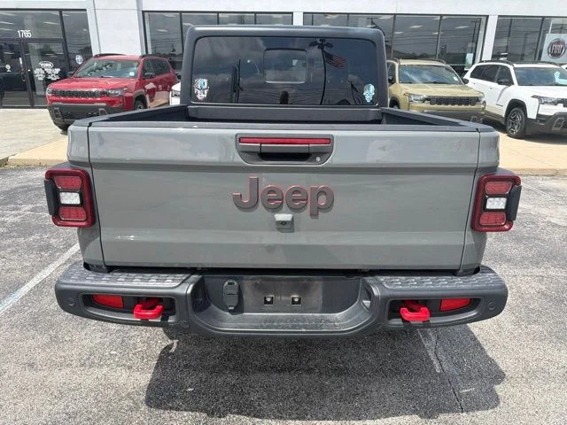 Used 2022 Gray Jeep Rubicon image 7
