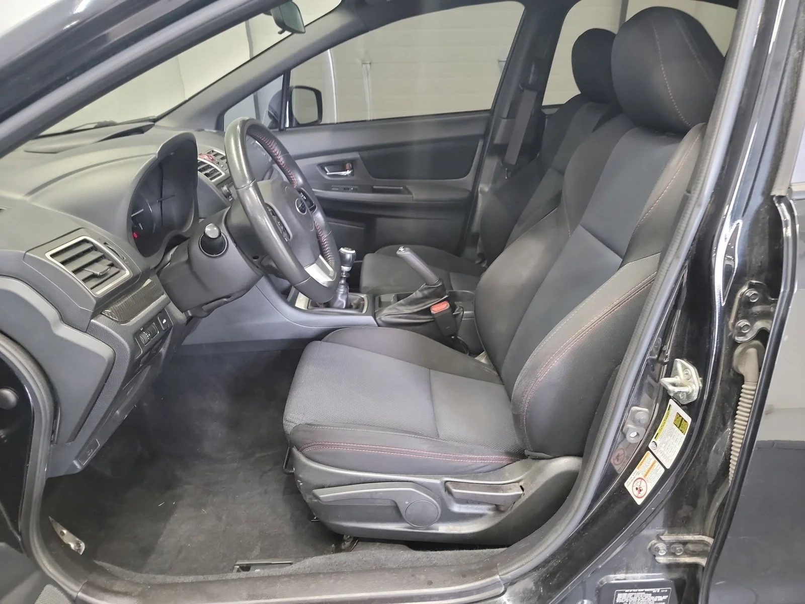 Used 2016 Crystal Black Silica Subaru Base image 11