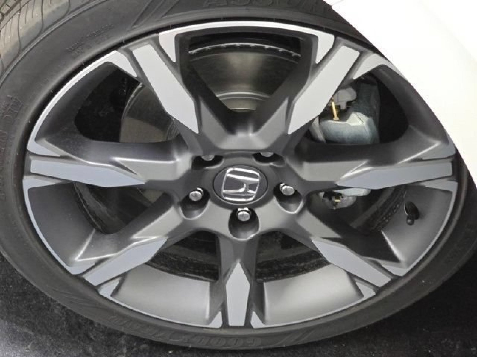 New 2026 Platinum White Pearl Honda Sport Touring image 33