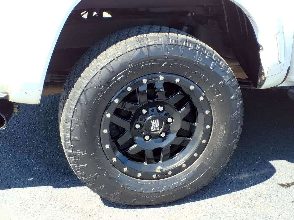 Used 2019 Super White Toyota SR5 image 7