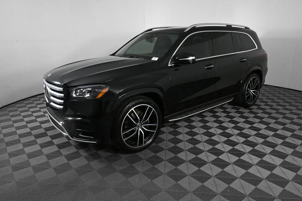 Certified Used 2025 Obsidian Black Metallic Mercedes-Benz GLS 580 image 1