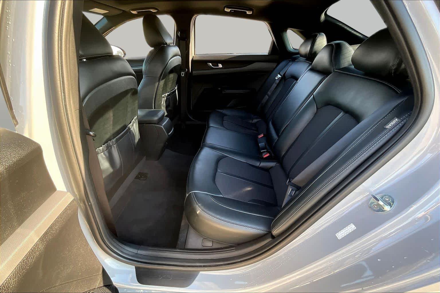 Used 2023 Wolf Gray Kia GT-Line image 23