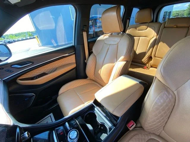 Used 2022 Black Jeep Summit image 14