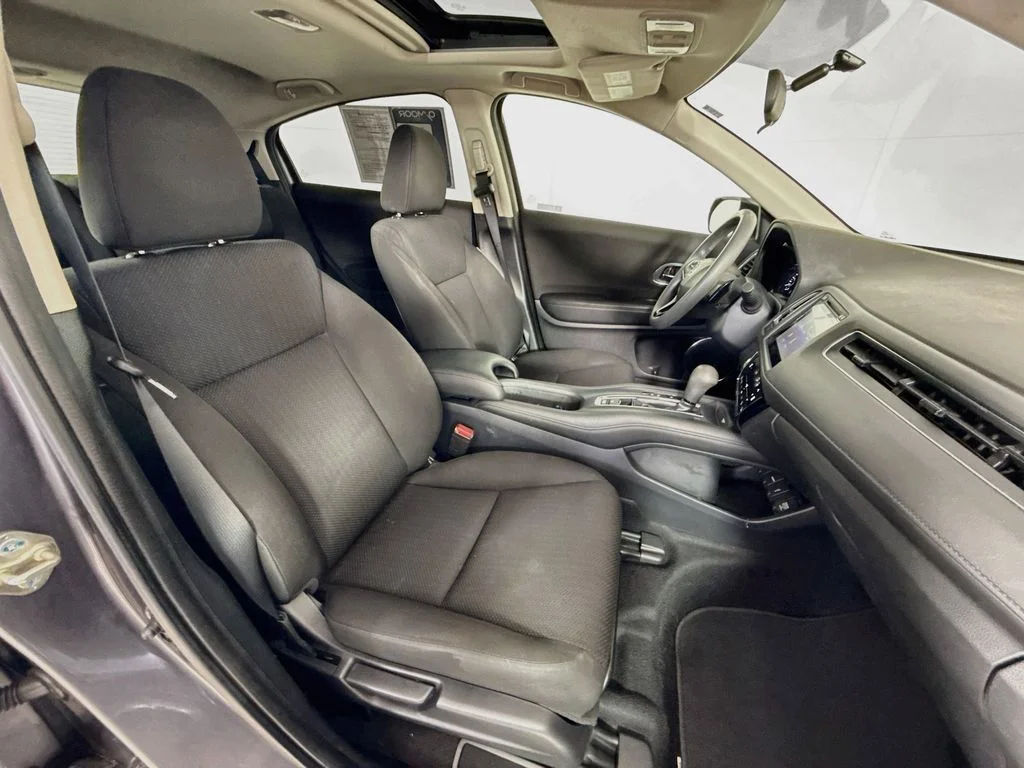 Used 2018 Modern Steel Metallic Honda EX image 28