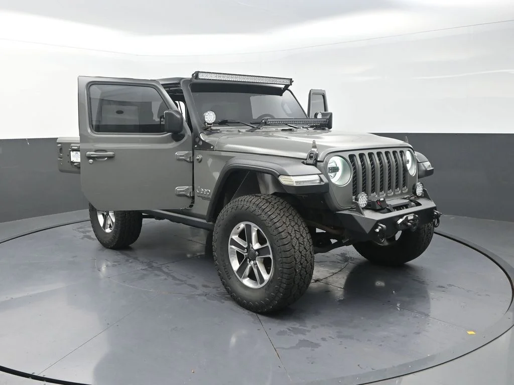 Used 2020 Gray Jeep Sport image 29