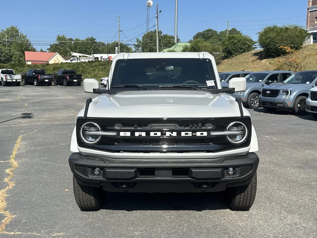 New 2026 Avalanche Gray Ford Outer Banks image 2
