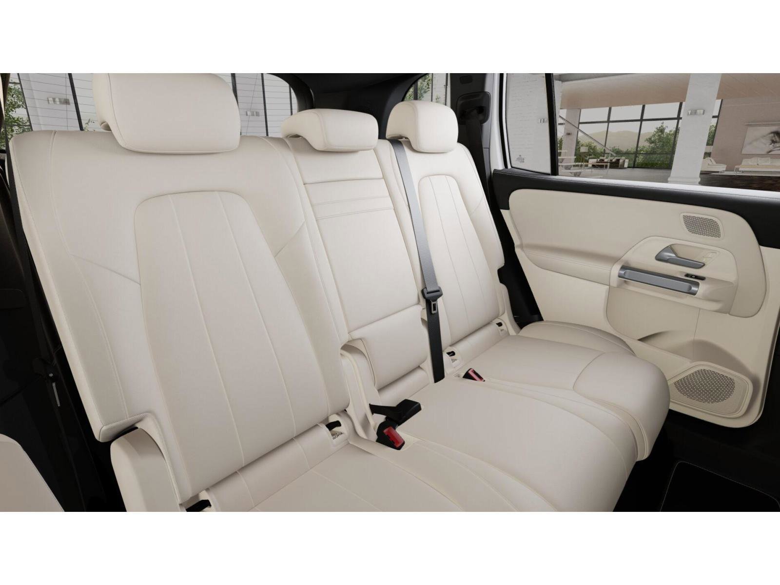 New 2026 Polar White Mercedes-Benz GLB 250 image 5