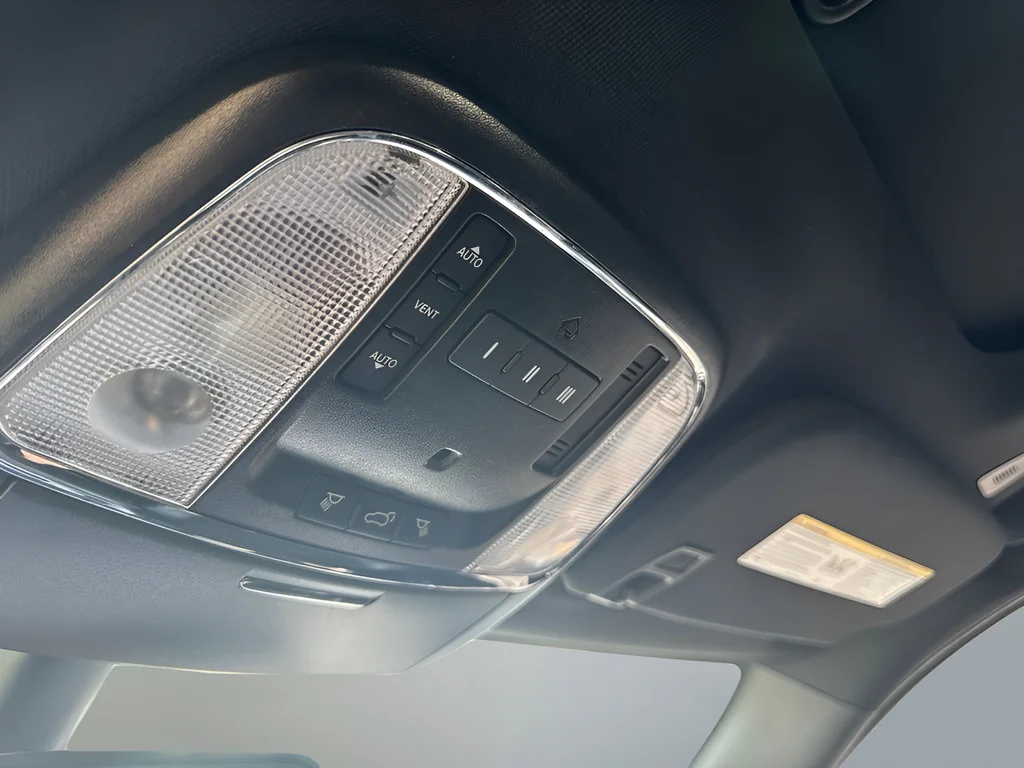 Used 2020 Gray Jeep Altitude image 18