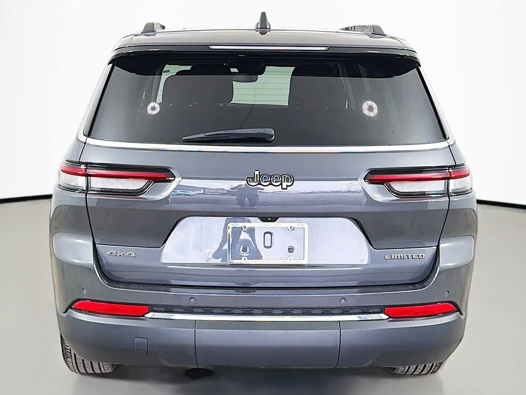 Used 2024 Metallic Jeep Limited image 15