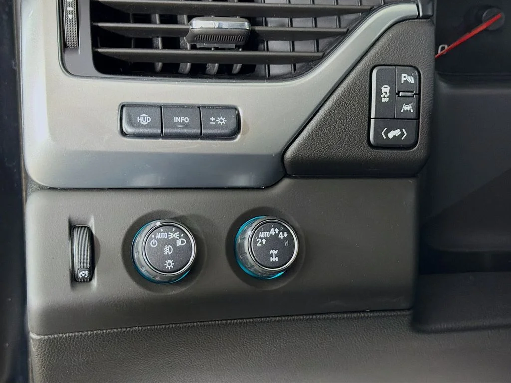 Used 2019 Black Chevrolet Premier image 11