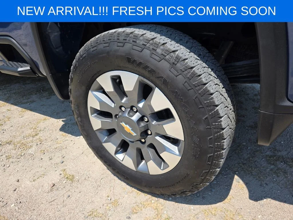 Used 2025 Lakeshore Blue Metallic Chevrolet Custom image 7