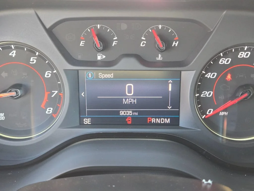 Used 2023 SHARKSKIN METALLIC Chevrolet 2LT image 23
