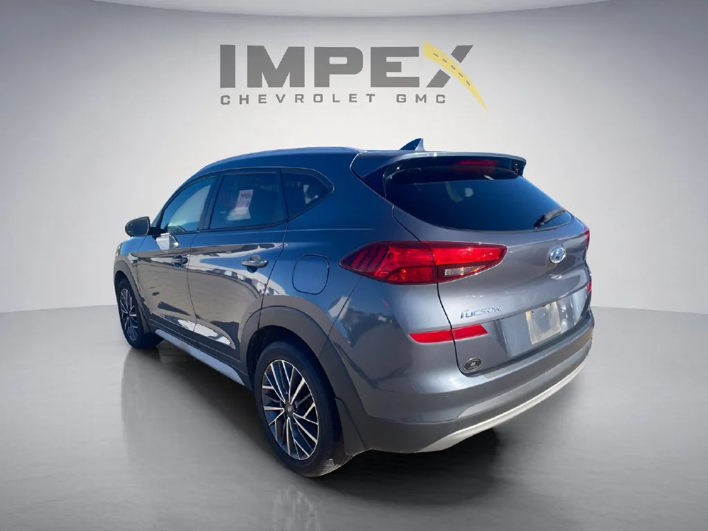 Used 2021 Gray Hyundai SEL image 3