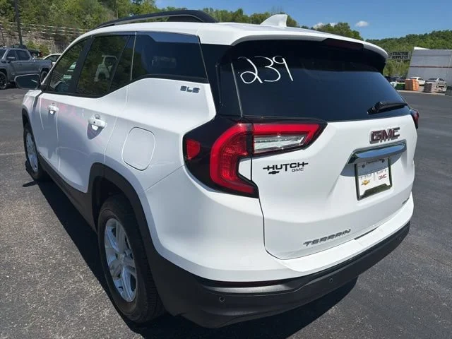 Used 2024 Summit White GMC SLE image 5