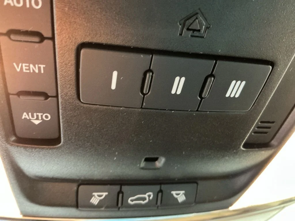 Used 2020 White Jeep Limited image 18