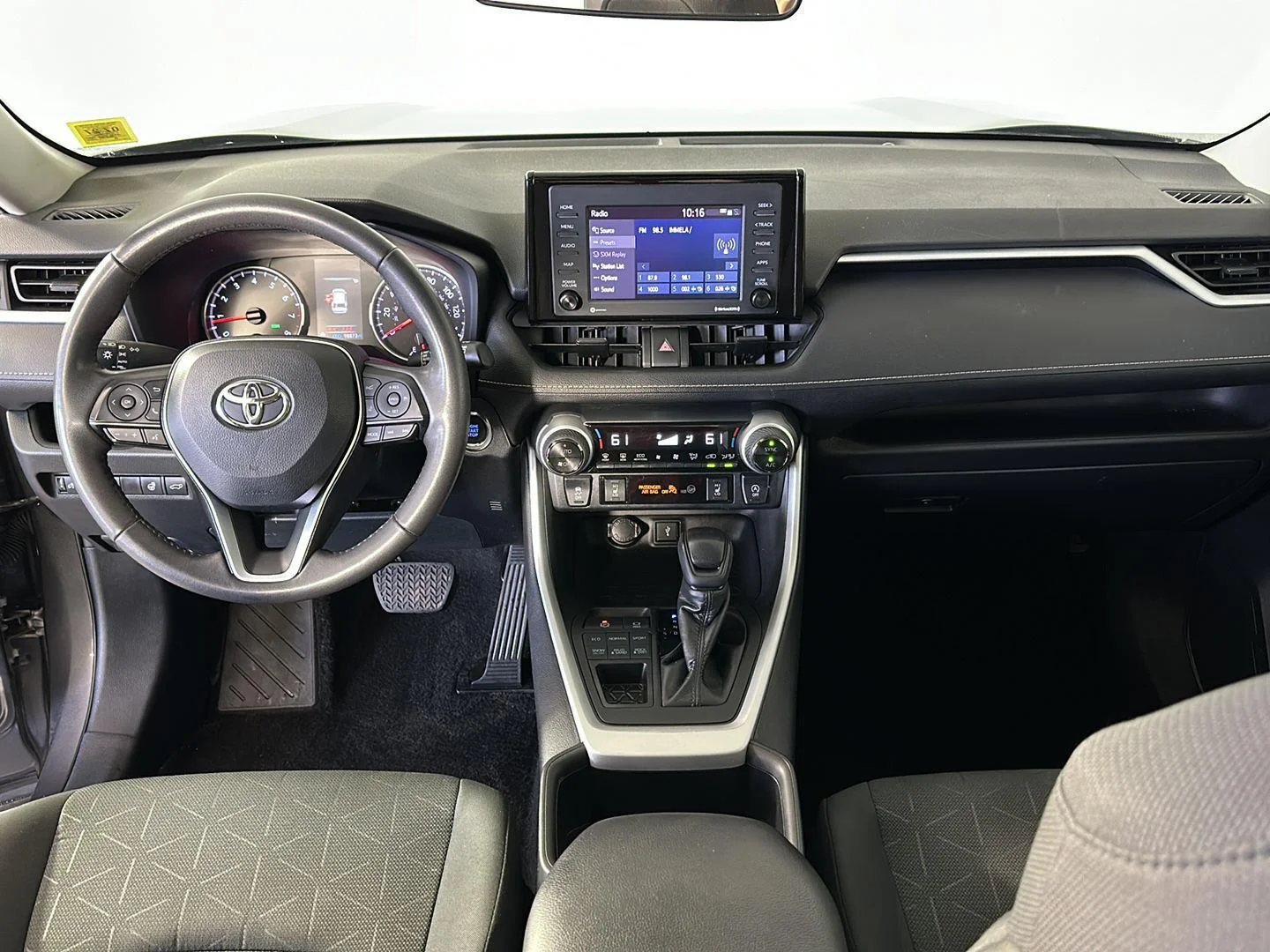 Used 2022 Magnetic Gray Metallic Toyota XLE image 21