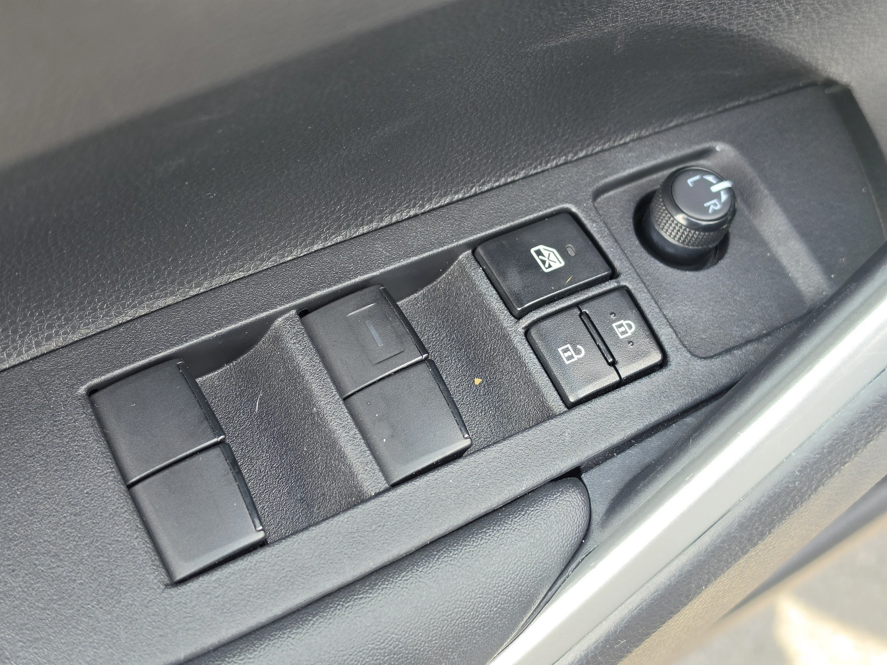 Used 2023 Celestite Toyota LE image 23