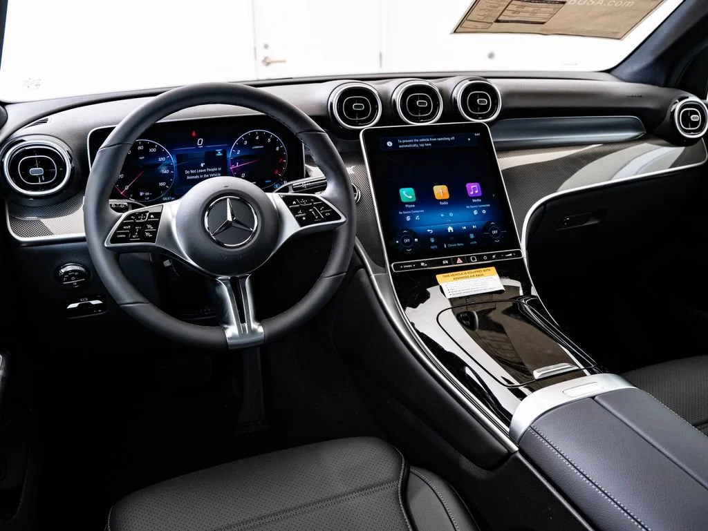 New 2026 Cirrus Silver Metallic Mercedes-Benz GLC 300 image 4
