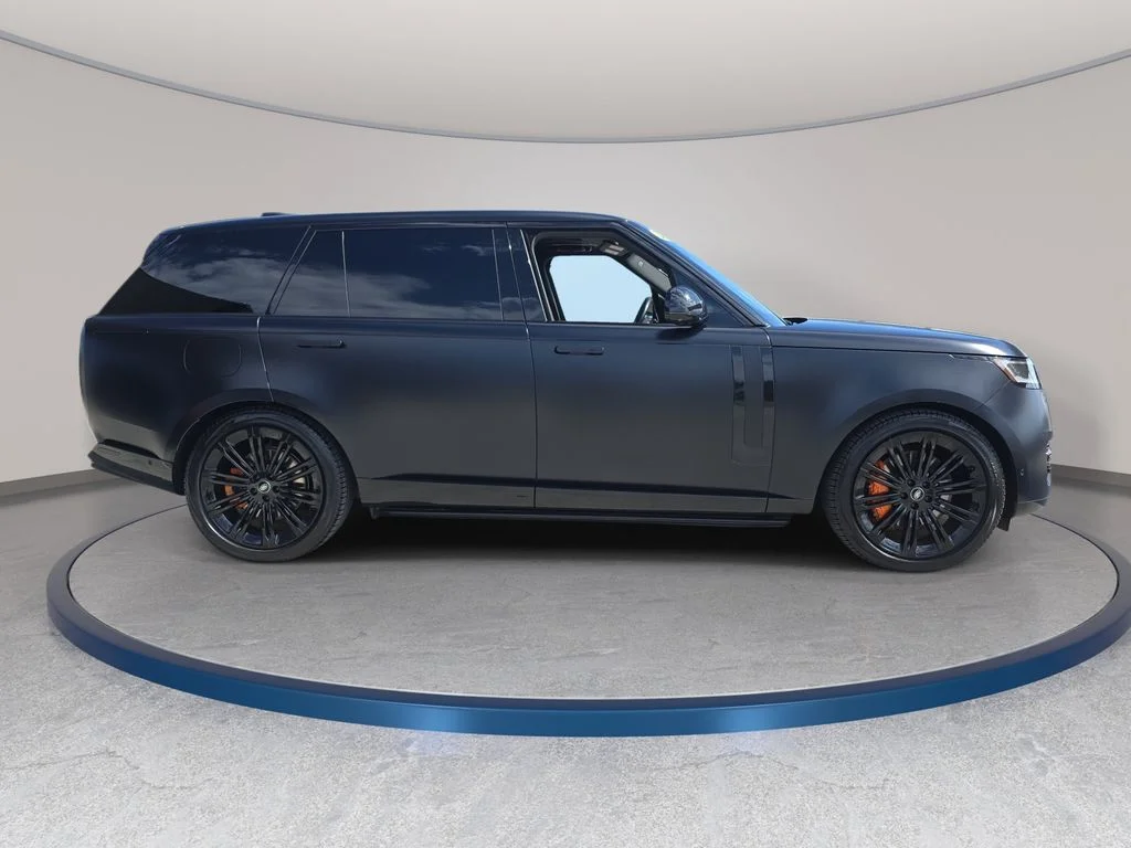 Certified Used 2023 Black Land Rover SE image 4