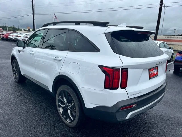 Used 2023 White Kia X-Line SX Prestige image 4