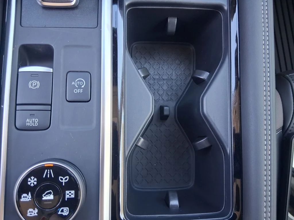 New 2026 White Nissan Platinum image 24