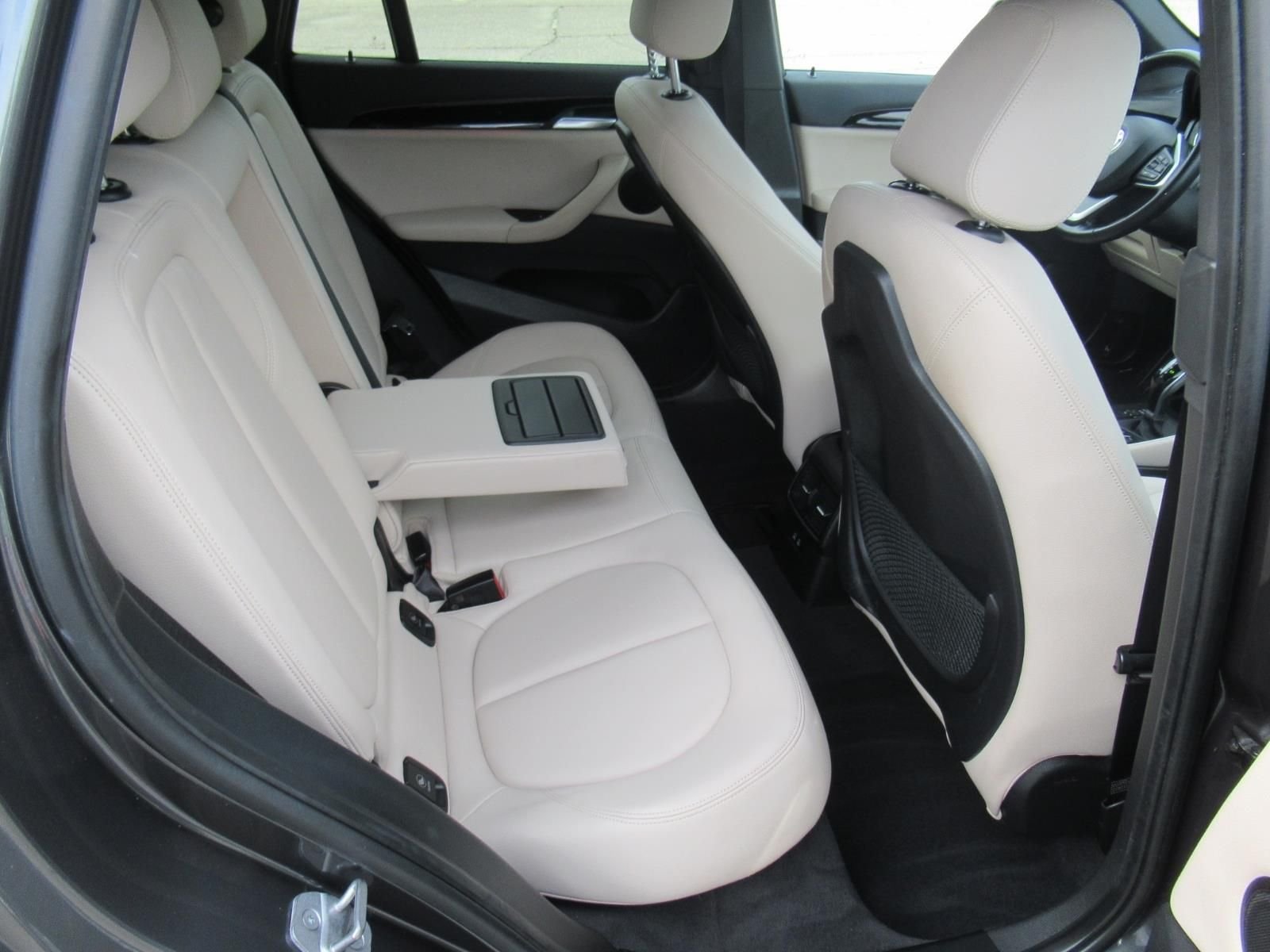 Used 2022 Gray BMW sDrive28i image 31