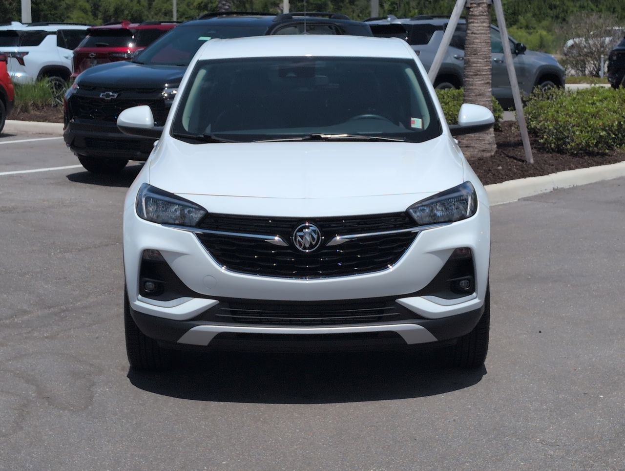 Used 2023 Summit White Buick Preferred image 3