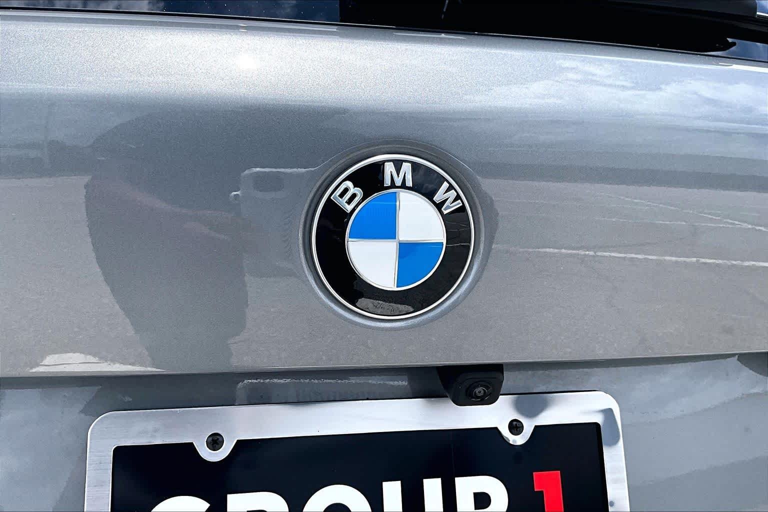 Used 2025 Skyscraper Grey Metallic BMW sDrive40i image 31