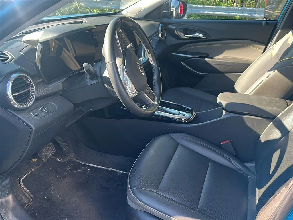 Used 2025 Marina Blue Metallic Chevrolet ACTIV image 7