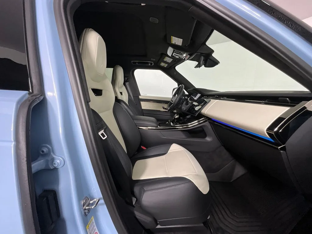 Used 2025 Blue Land Rover SV Edition Two image 19
