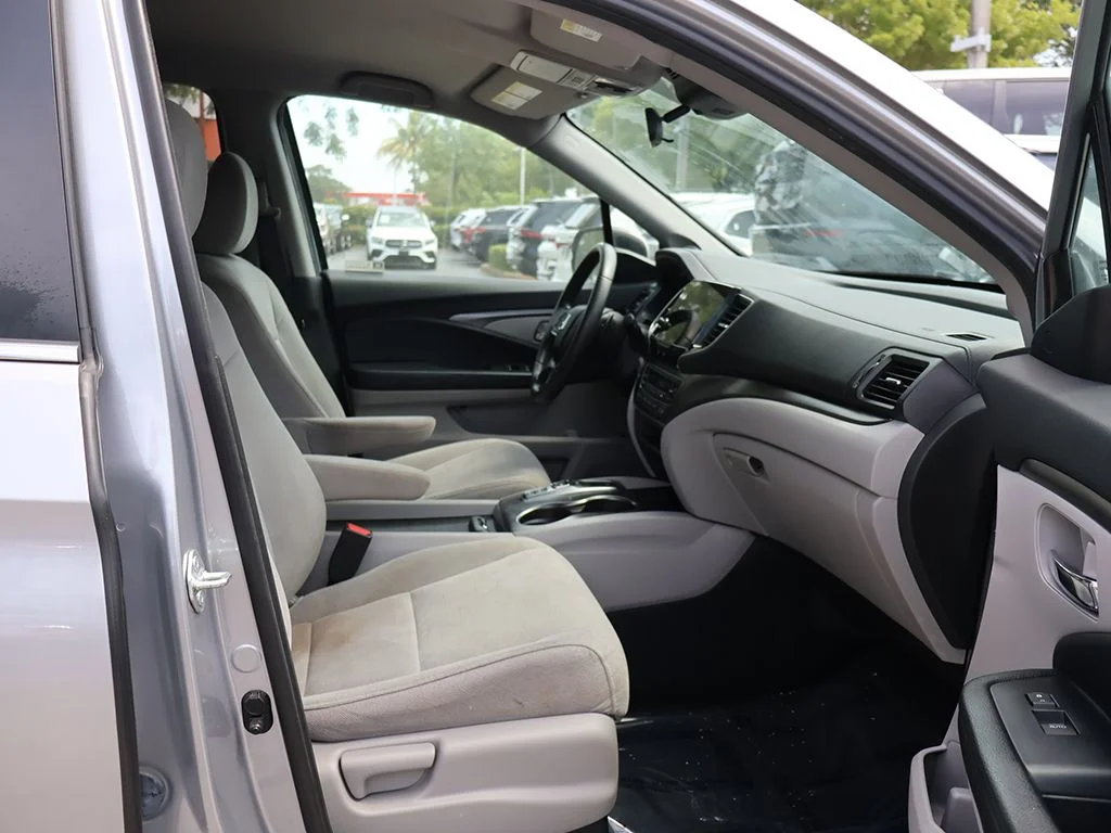 Used 2021 Silver Honda EX image 28