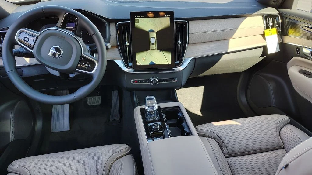 2026 Volvo XC90 Ultra - Photo 12