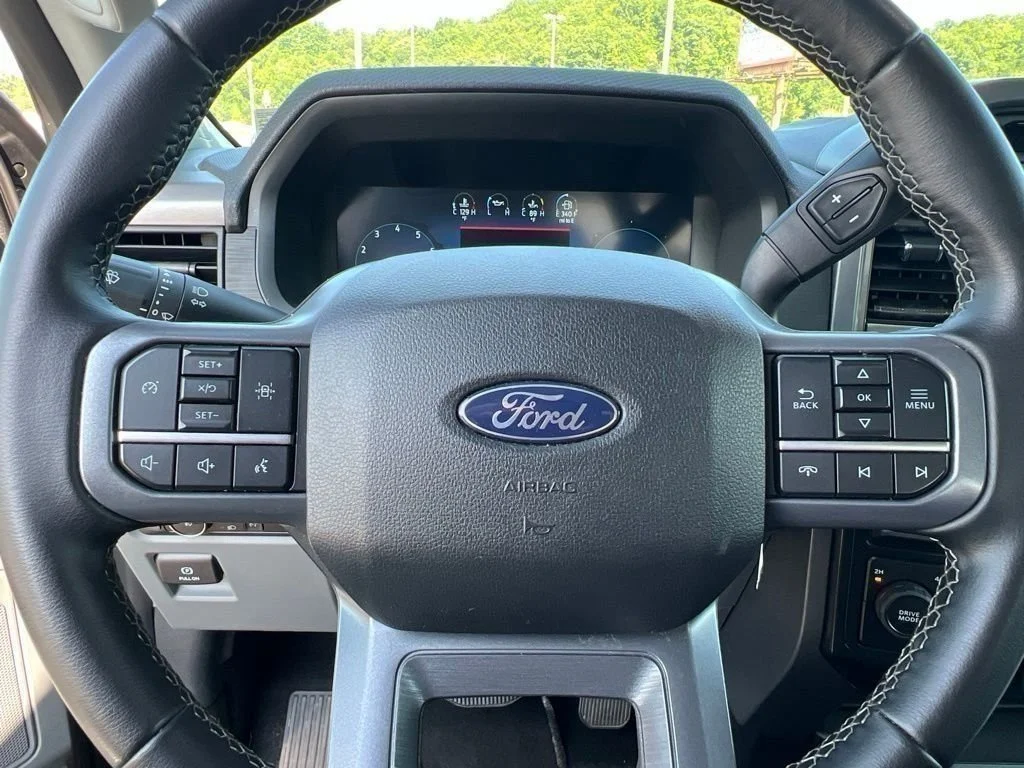 Used 2025 Gray Metallic Ford XLT image 20