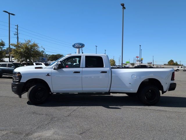 New 2026 Bright White Clear-Coat Exterior Paint RAM Tradesman image 10